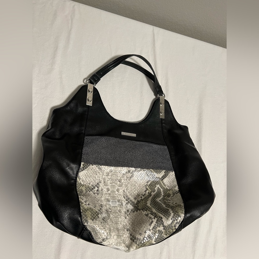 Gemma Rossi
Woman's Stella Tote in Black
Multi Color